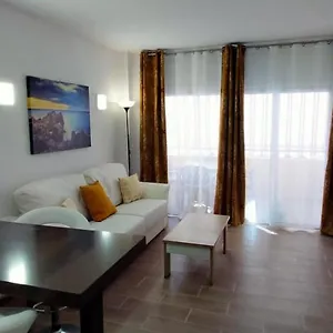 https://luminoso-y-bonito-apartamento-con-piscina-en-frente-del-mar.tenerifehoteles.net